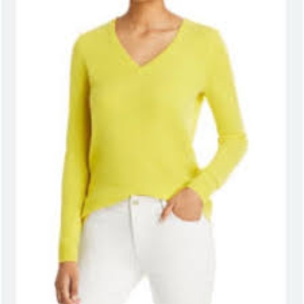 Bloomingdale’s Cashmere V-Neck Pullover